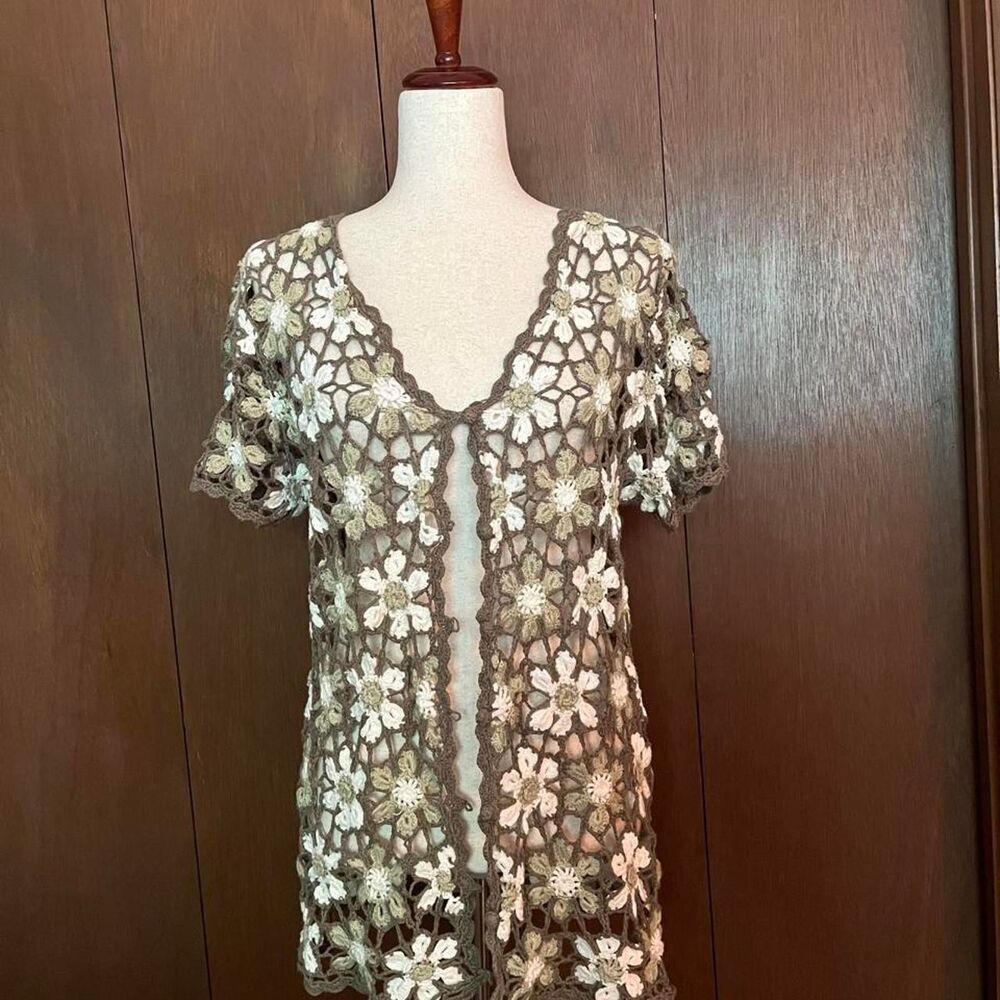 VTG Crochet Floral Green and White Flowy Cardigan